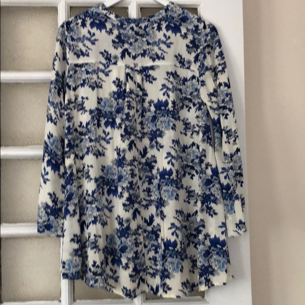 En creme flower tunic - Picture 7 of 8